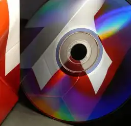 计算机数据的存储形式及其发展历程，计算机的数据是以什么形式储存的