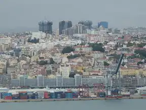 2023年权威数据揭示，全球供应链枢纽港的蜕变与竞争—世界吞吐量冠军的深度解析，世界吞吐量最大的集装箱港口